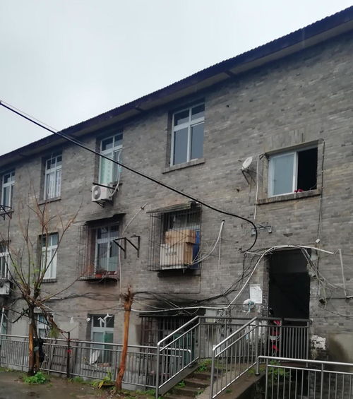 重庆著名的三线厂,昔日风光产品供不应求,如今没落厂房被拆除