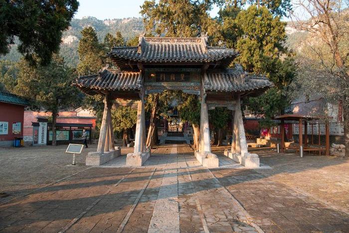济南最受皇帝青睐的道观,神殿祠皇太后,四次被皇帝赦封|玉皇殿|道观|