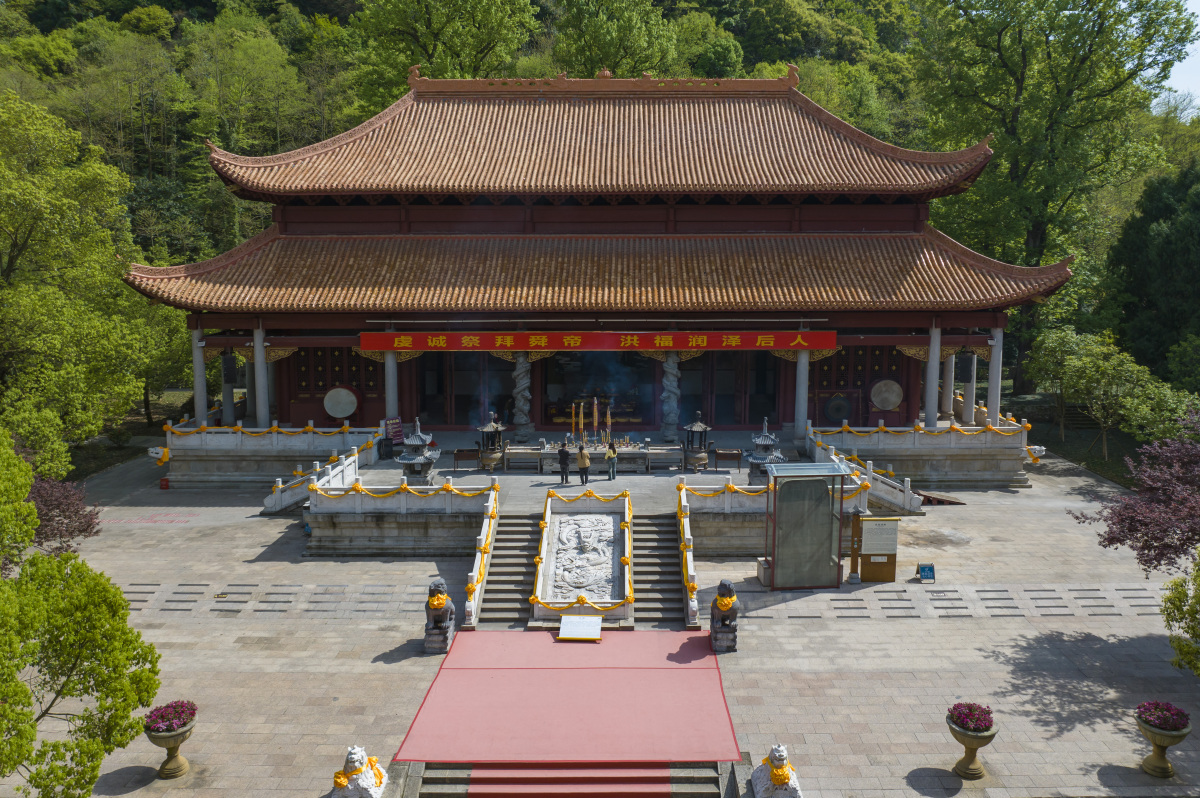 山中的历史遗迹,道观,寺庙等